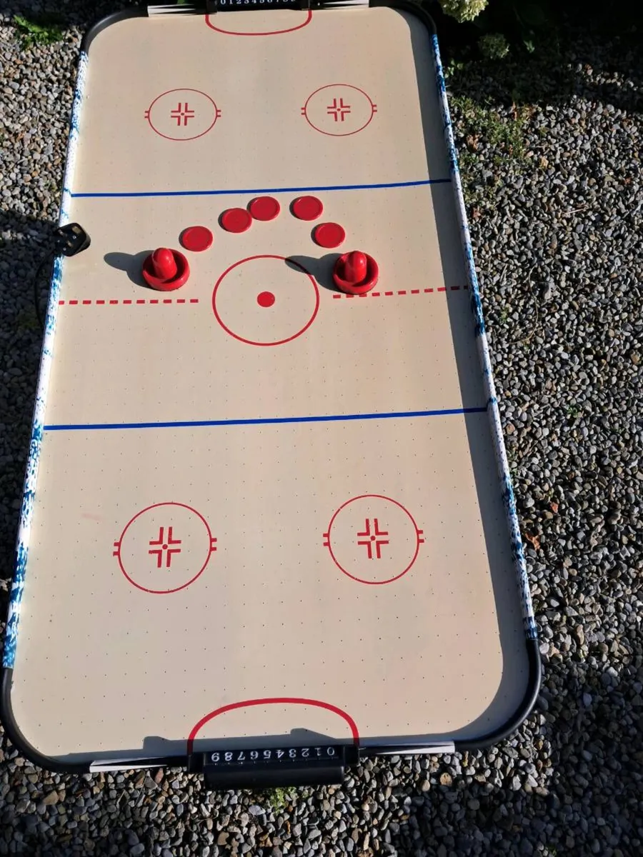 Air hockey table - Image 1