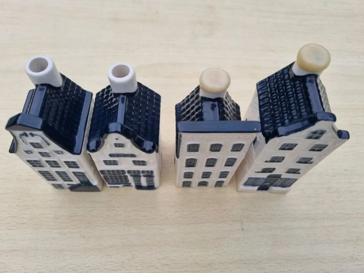 4 iconic KLM ceramic houses - Image 2