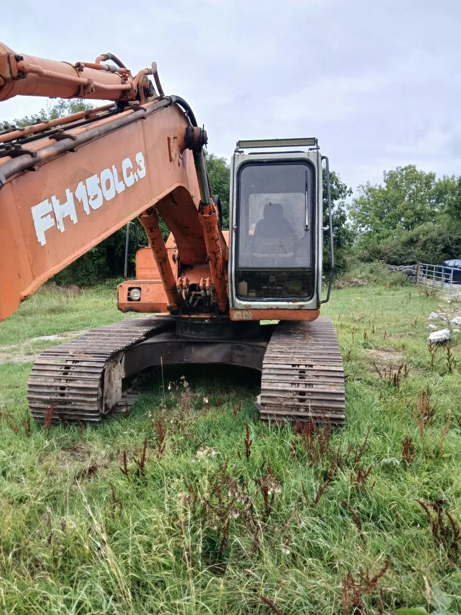 Digger, excavator - Image 1