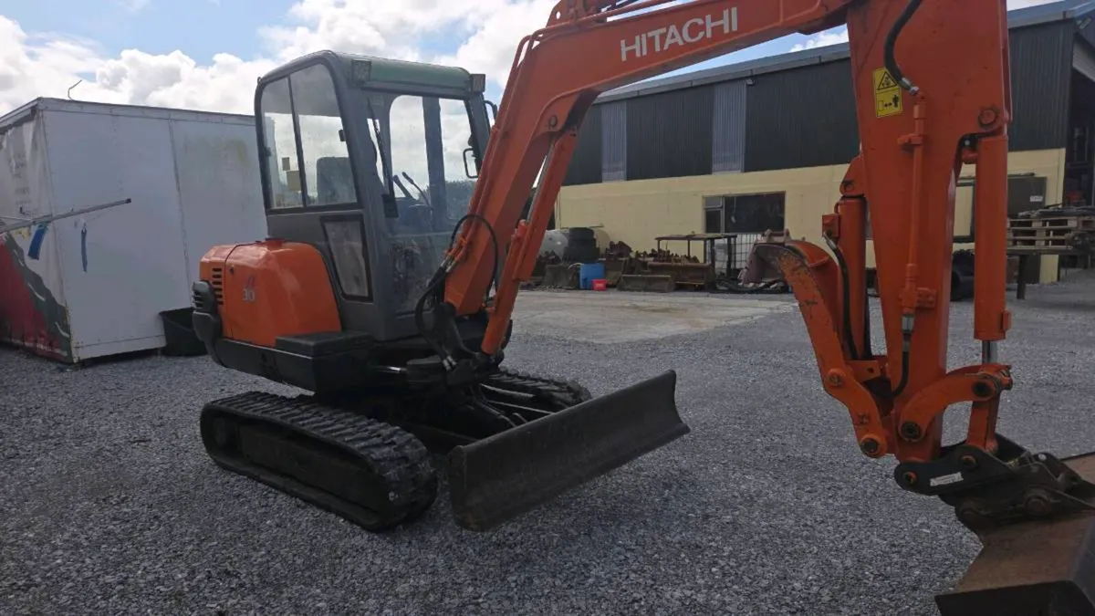 Zaxis 30 - Image 1