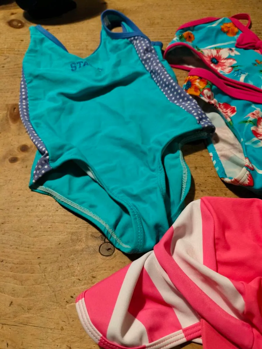 Girls age 4, Swim suits, Bikini, Dunne Stores. - Image 2