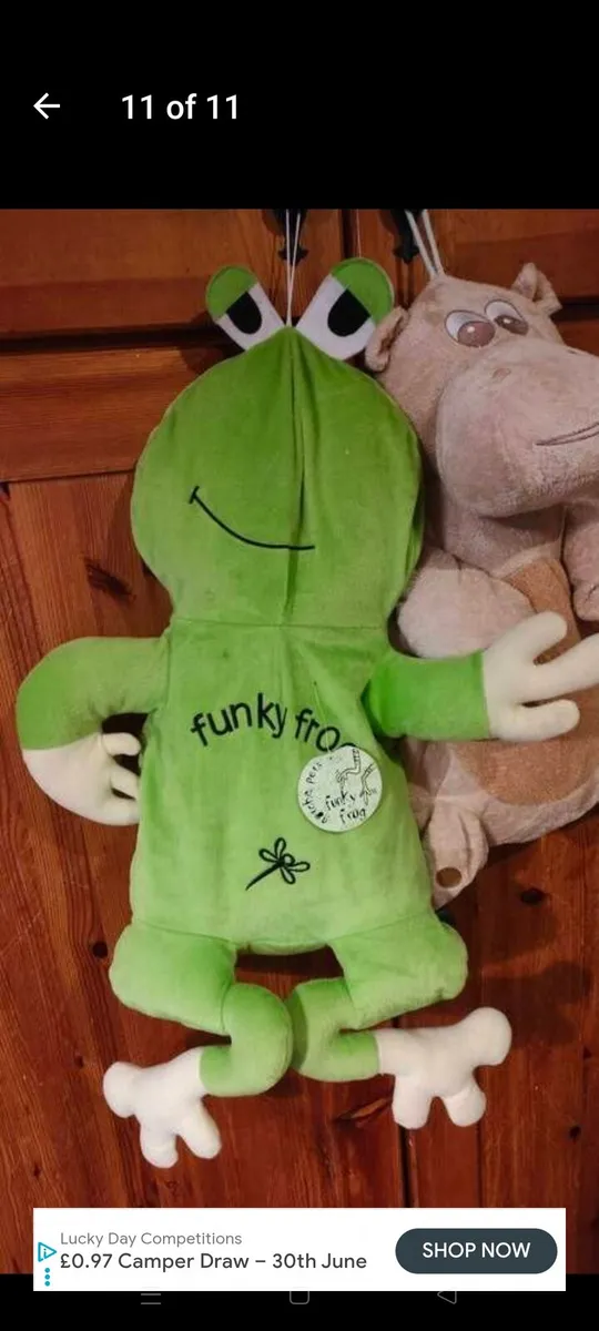 Gotcha pets, funky frog, waterbottle cover or bag. - Image 1