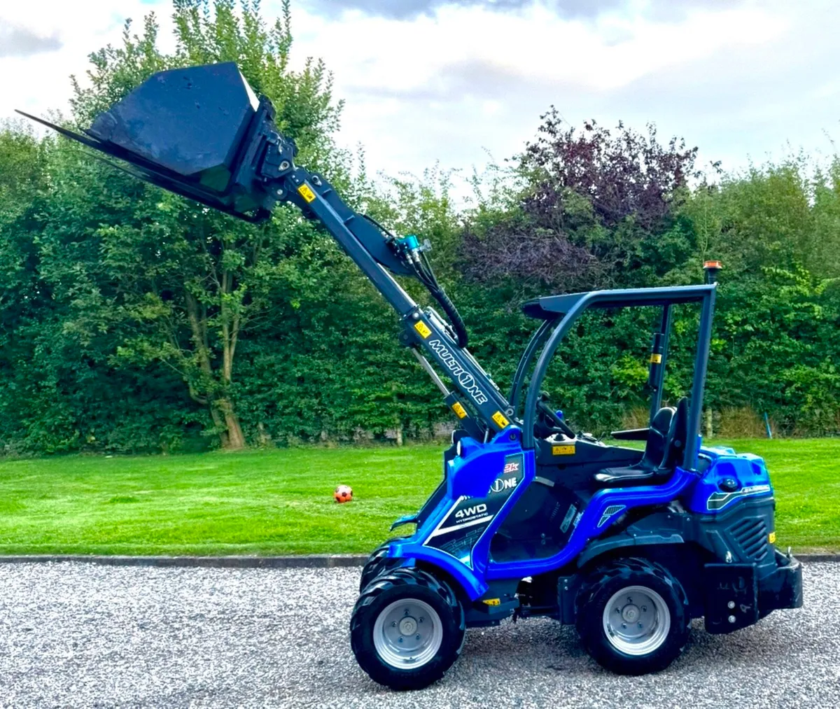 Multione Avant Telescopic loader Forklift Tractor - Image 1