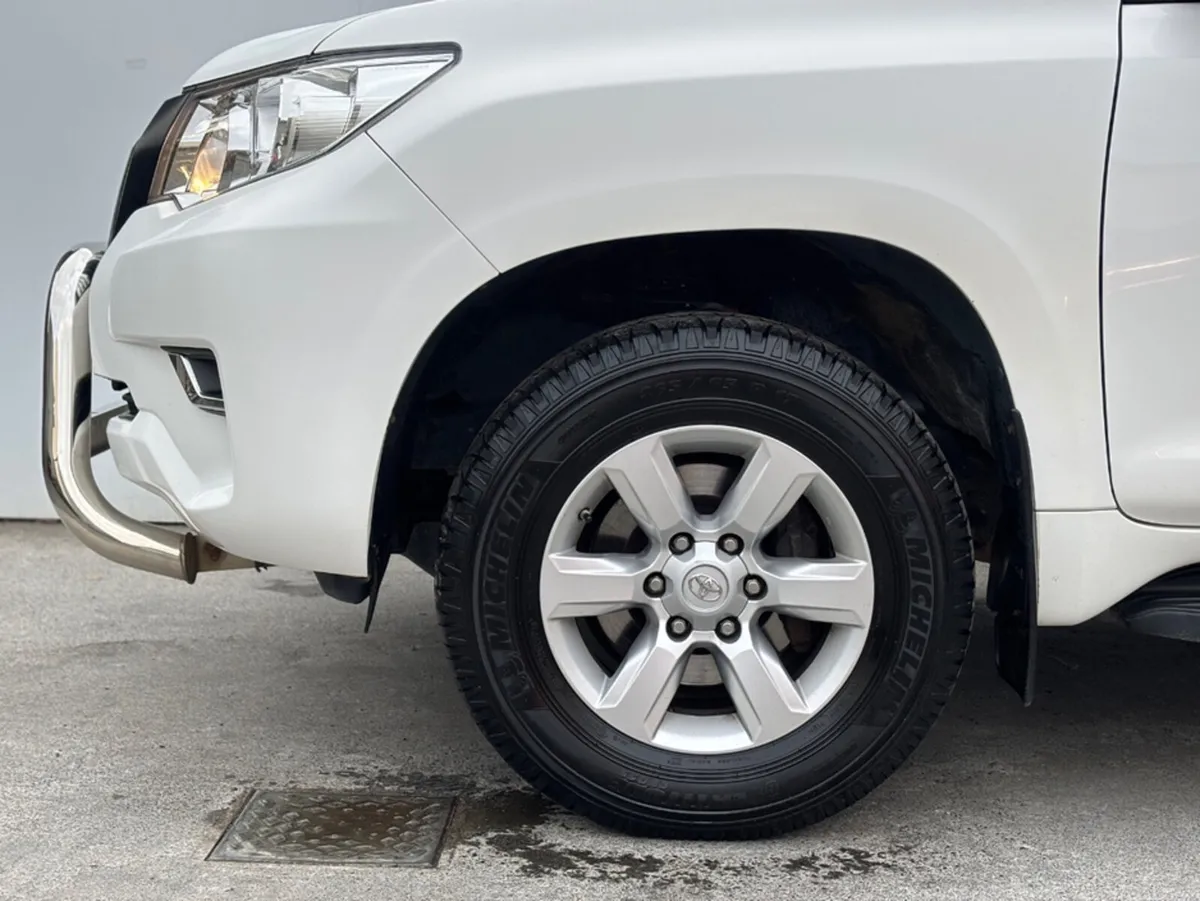 Toyota Land Cruiser LWB 2 SEAT COMMERCIAL - Image 4