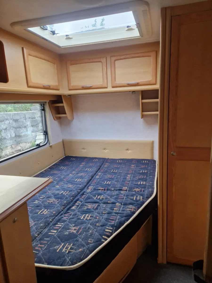 Elddis fixed bed caravan - Image 4