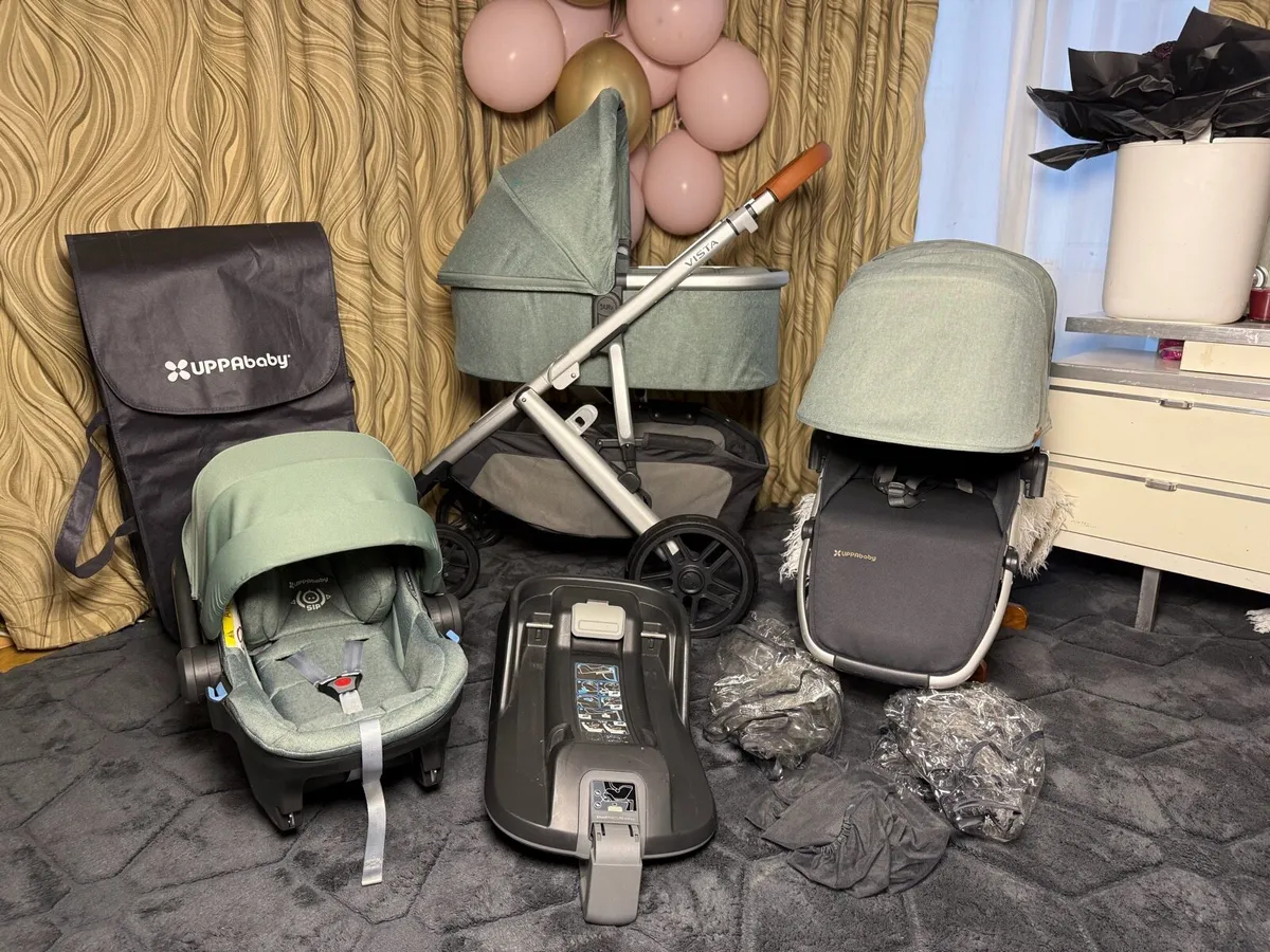 Uppababy Vista V2 car seat isofix pram buggy - Image 1