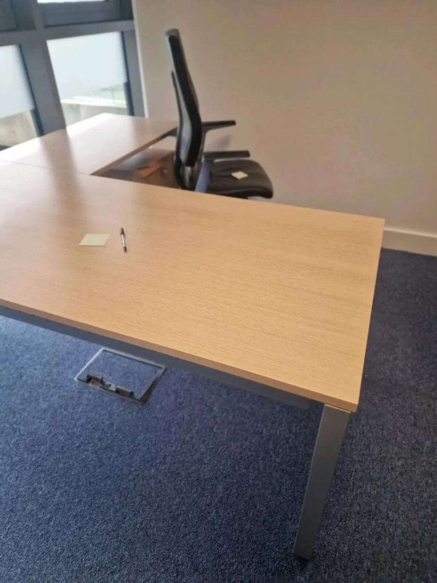High Quality office furniture - Image 4