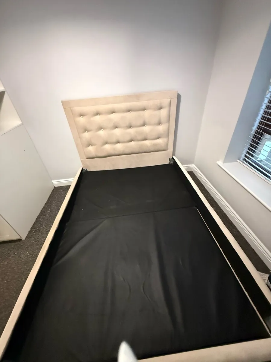 Bed - Image 3