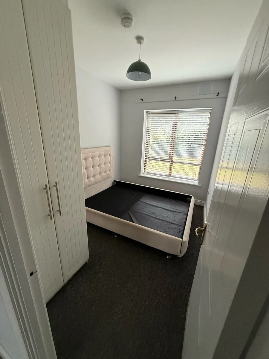 Bed - Image 4