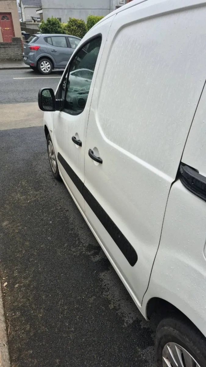 Citroen berlingo crewcab - Image 2