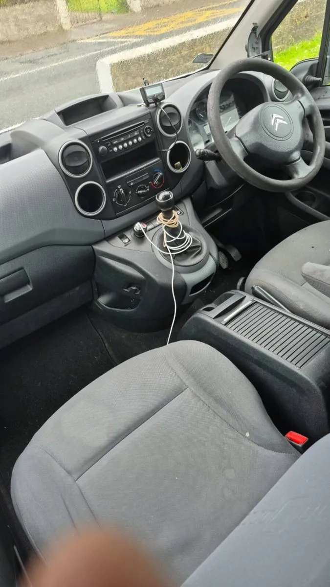 Citroen berlingo crewcab - Image 3