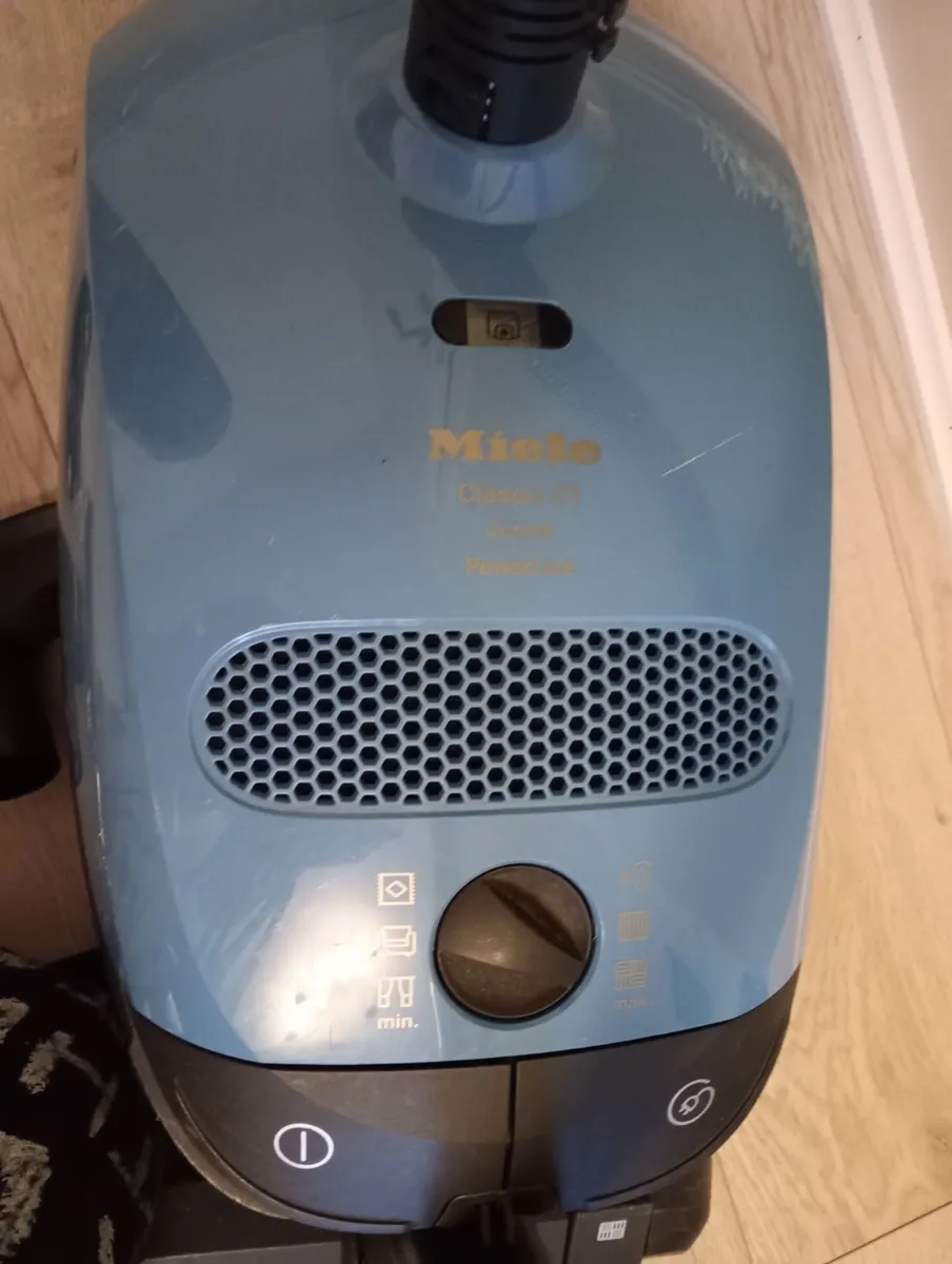 Miele vacuum cleaner - Image 3