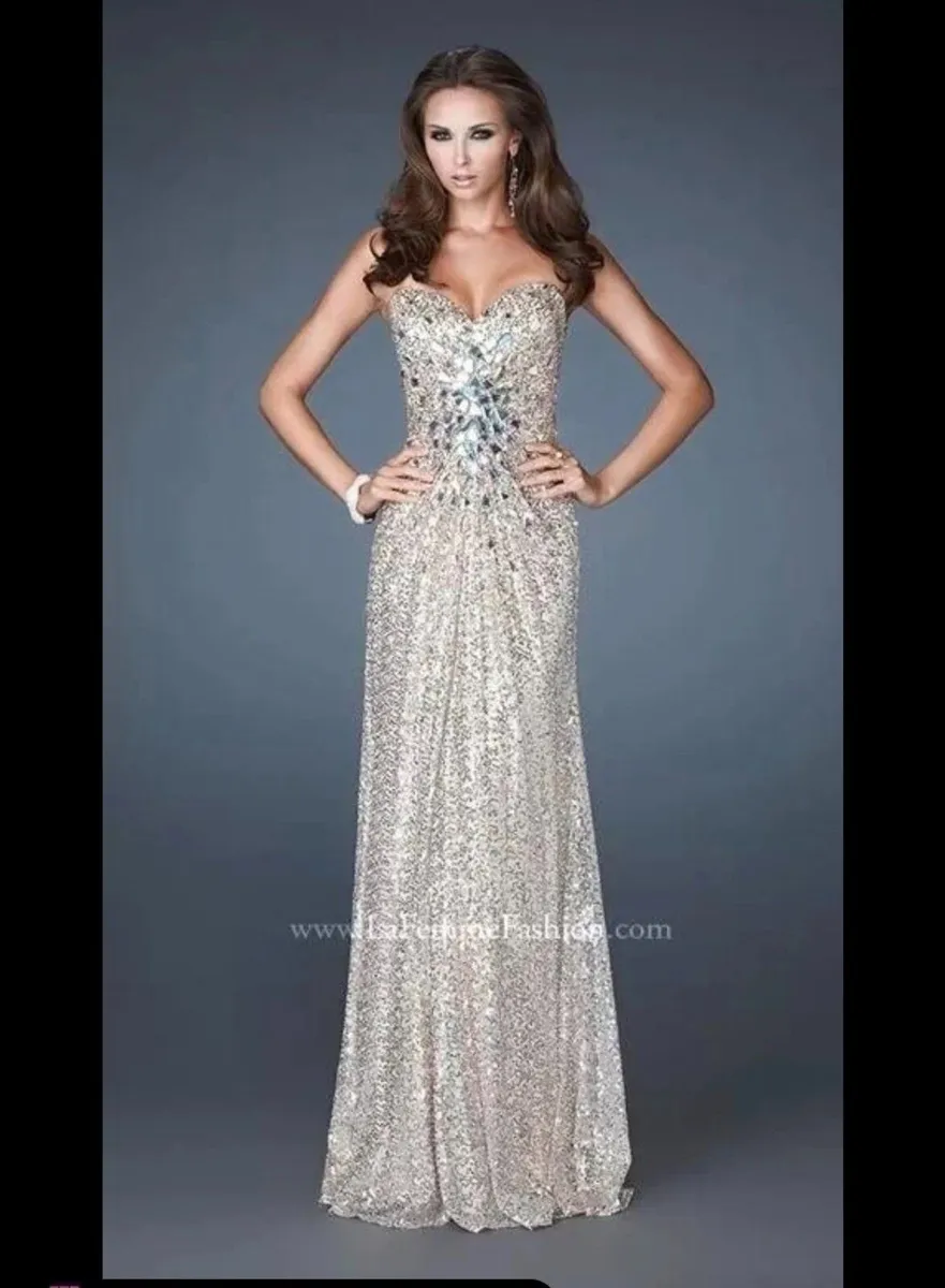 La Femme Sweetheart Sequins Gown - Image 2