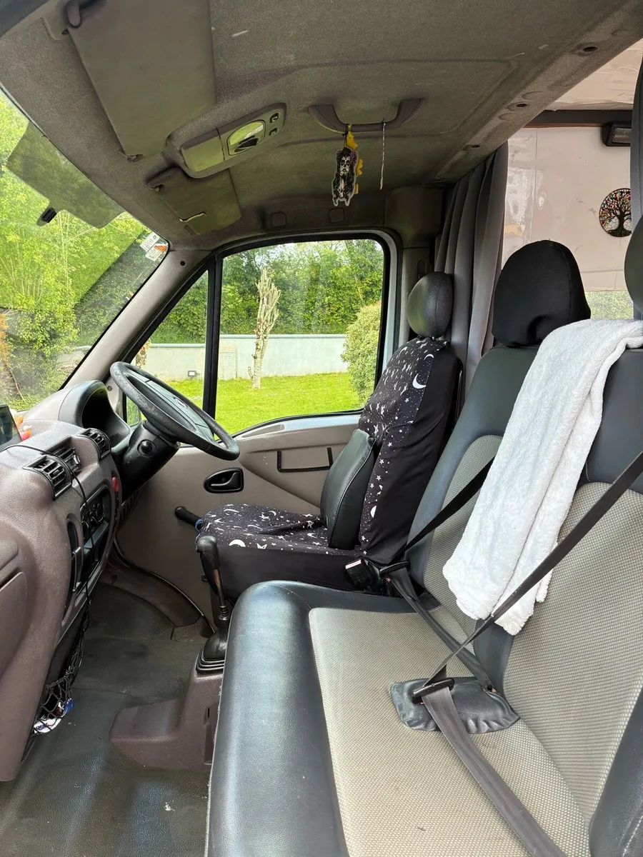 Motorhome - Image 4