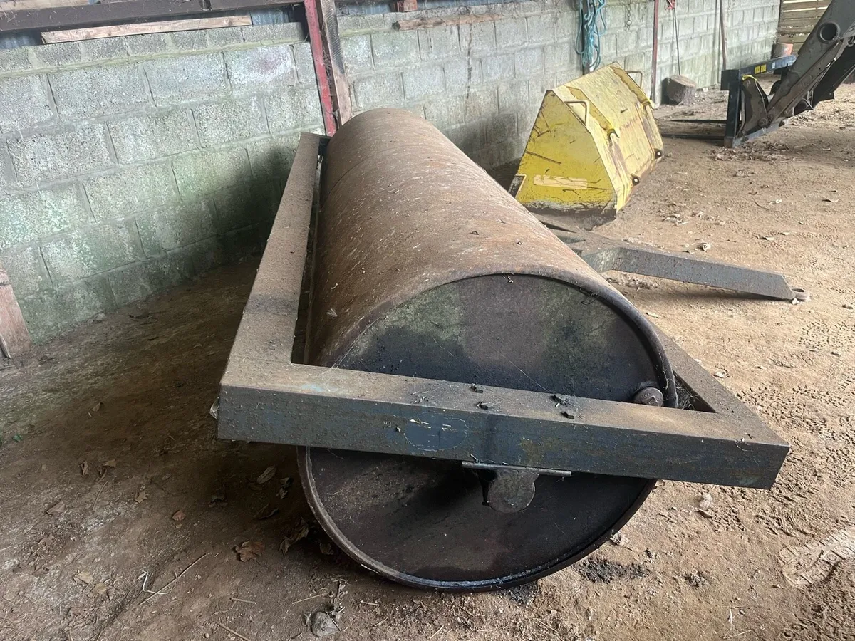 Roller - Image 1