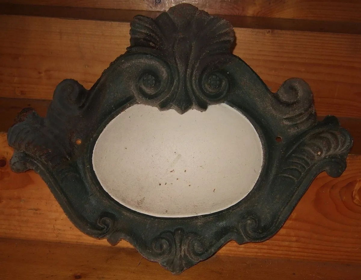 Pristine Victorian Cast Iron House Nameplate - Image 4