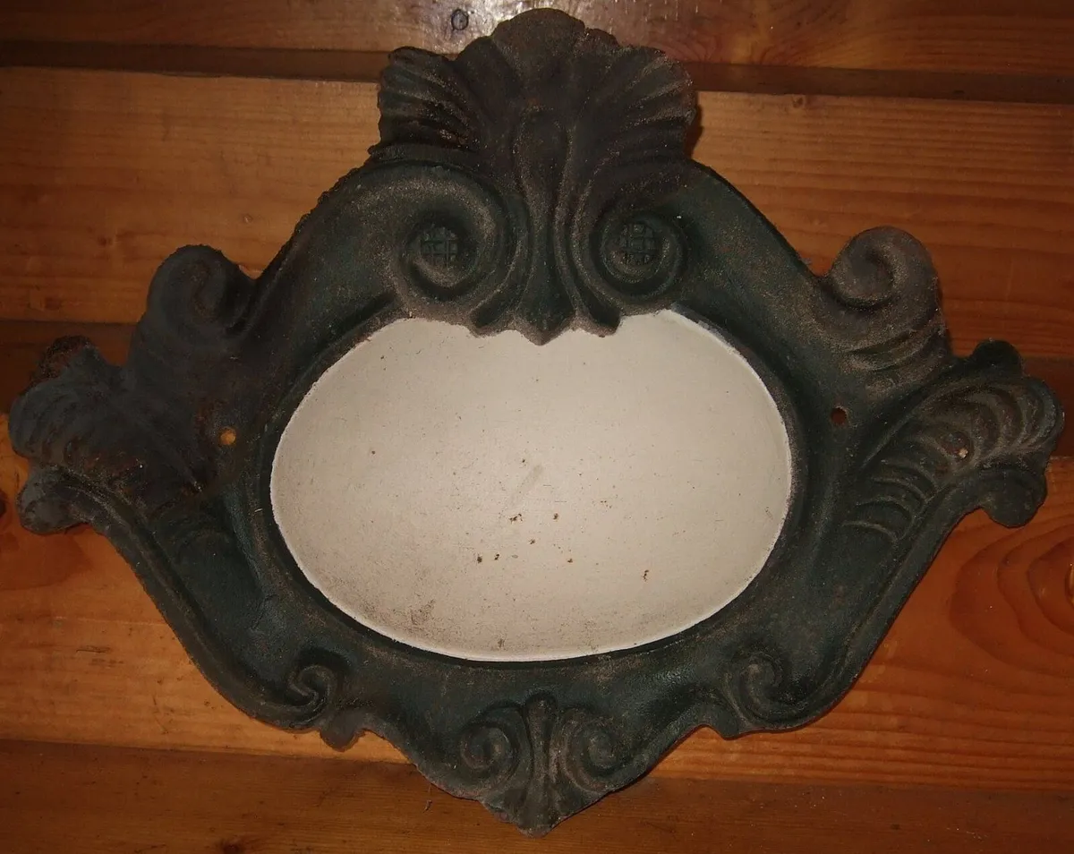 Pristine Victorian Cast Iron House Nameplate - Image 1