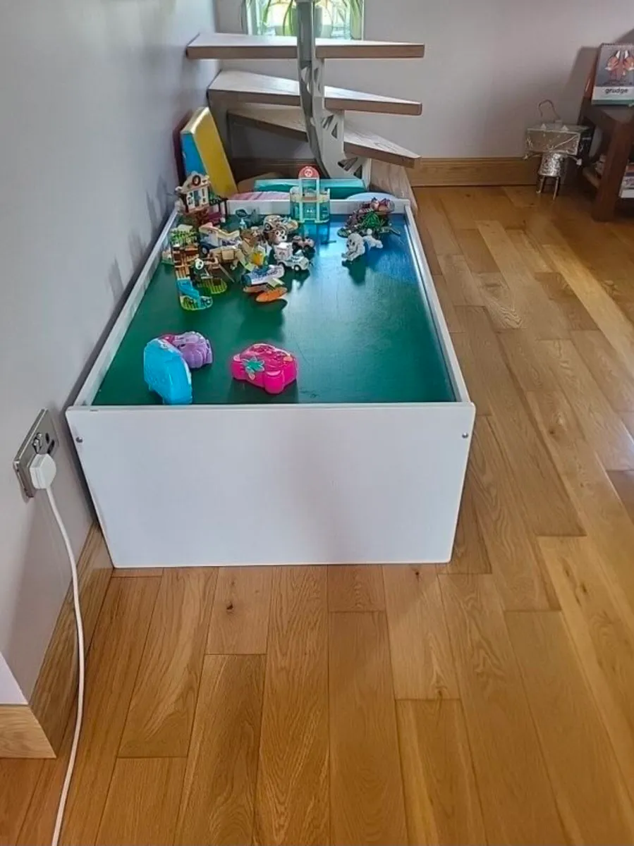 Brio table - Image 2