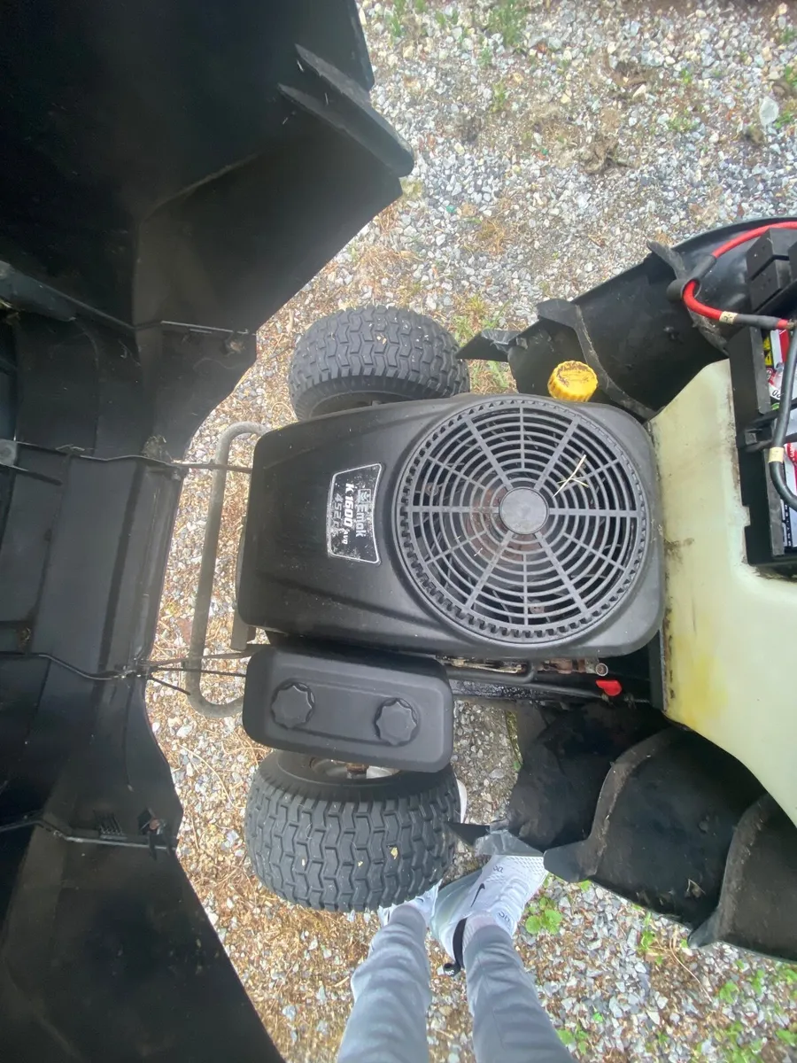 Ride on lawnmower - Image 2