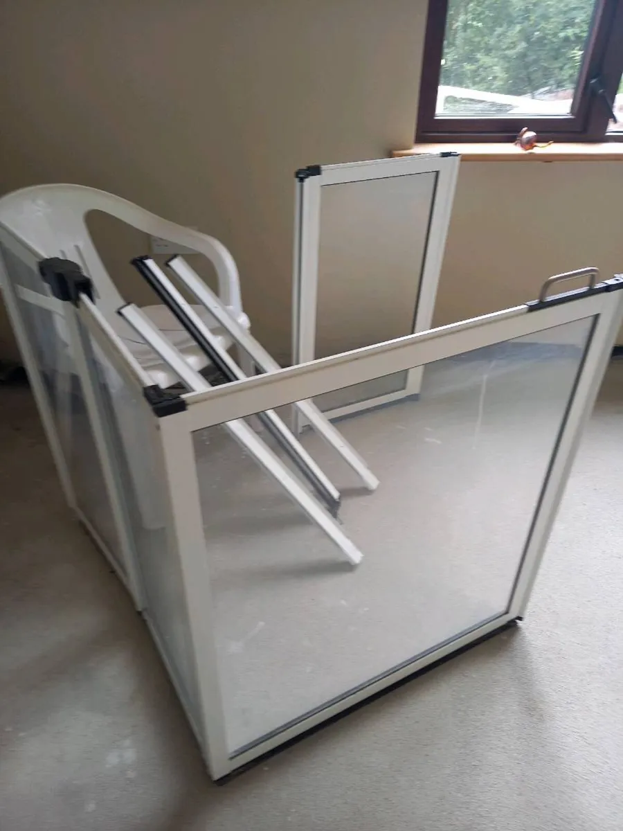 Shower surrend for Older Person - Image 1