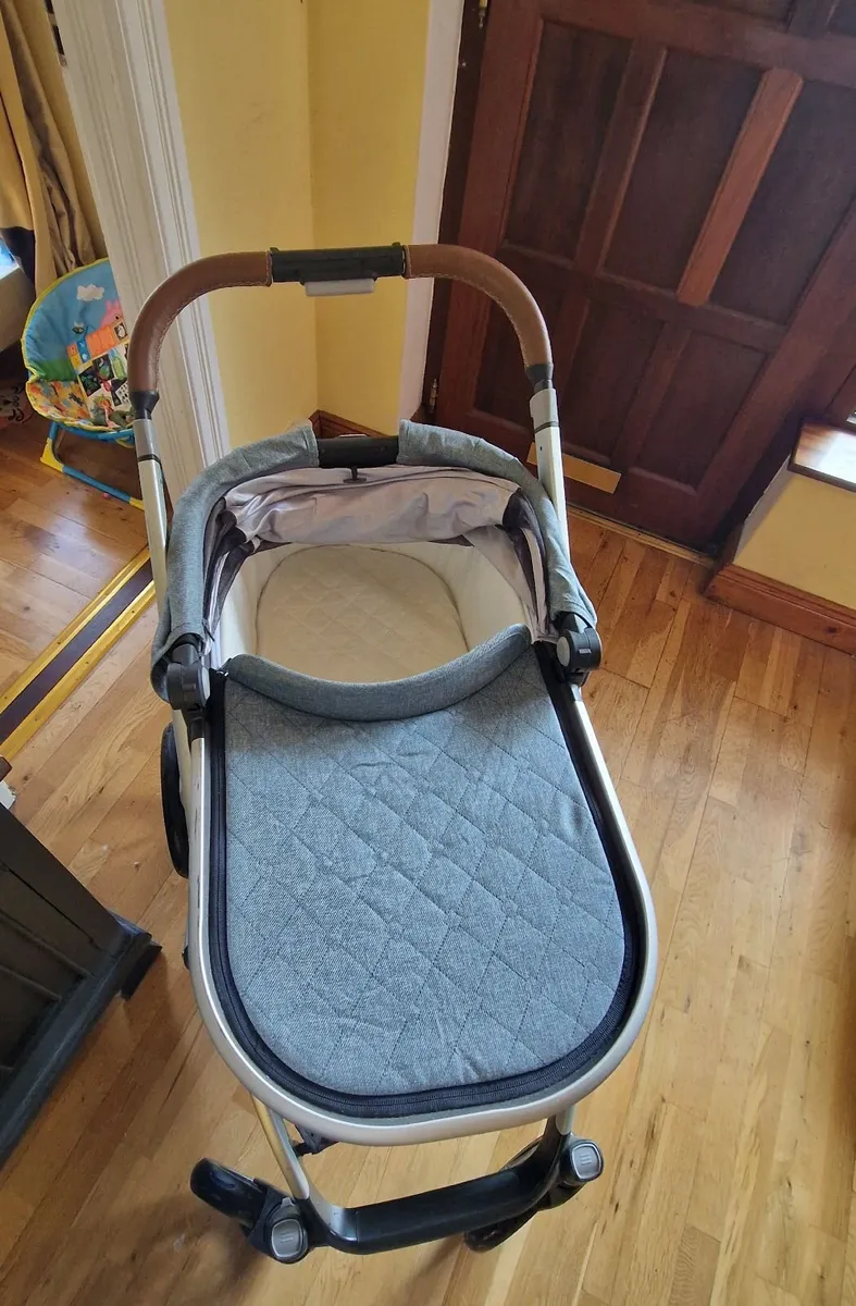 Uppababy Vista bundle and buggy board - Image 3