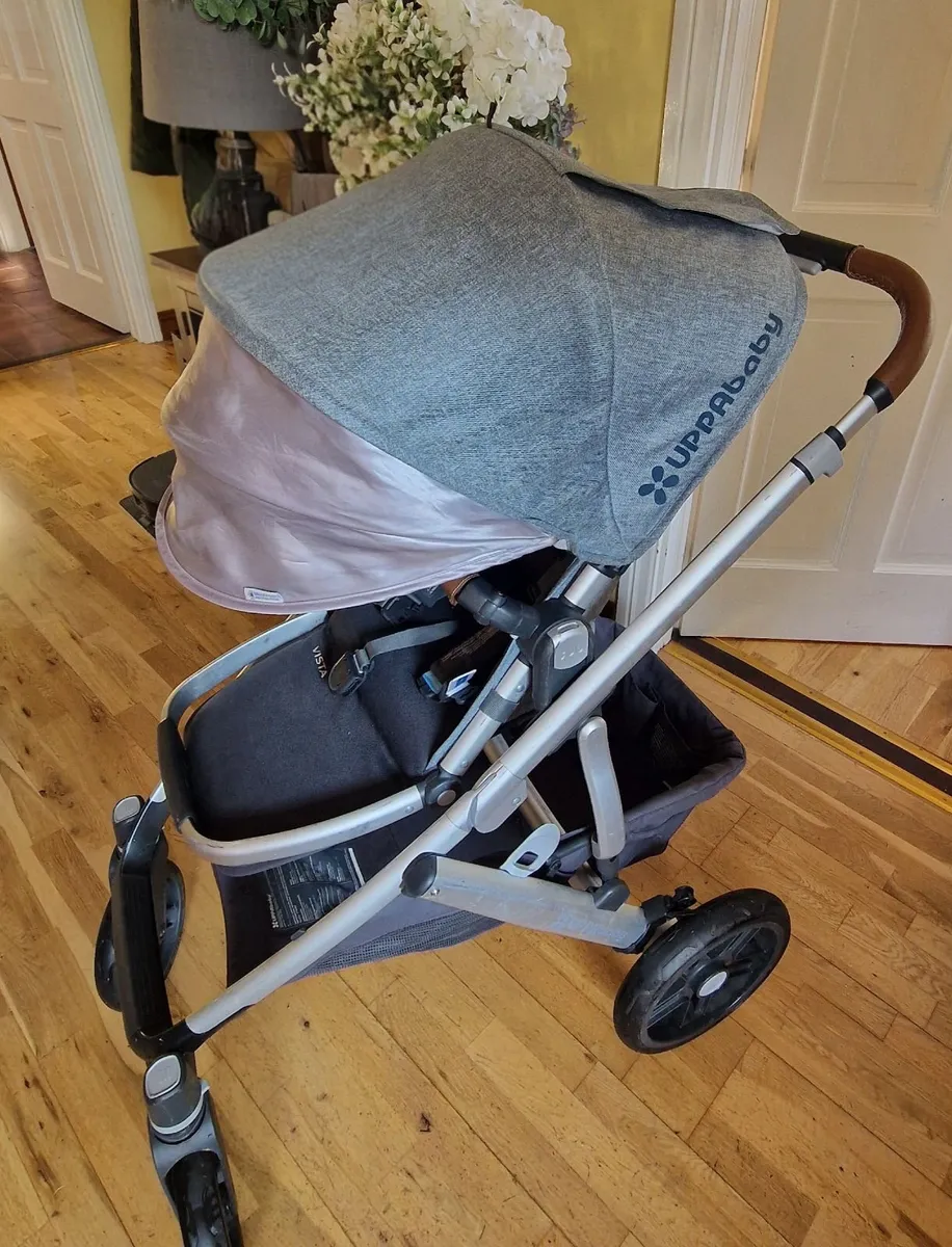 Uppababy Vista bundle and buggy board - Image 4