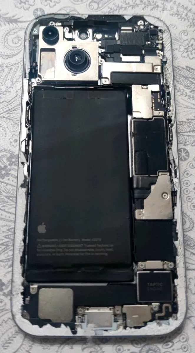 iPhone battery - Image 1