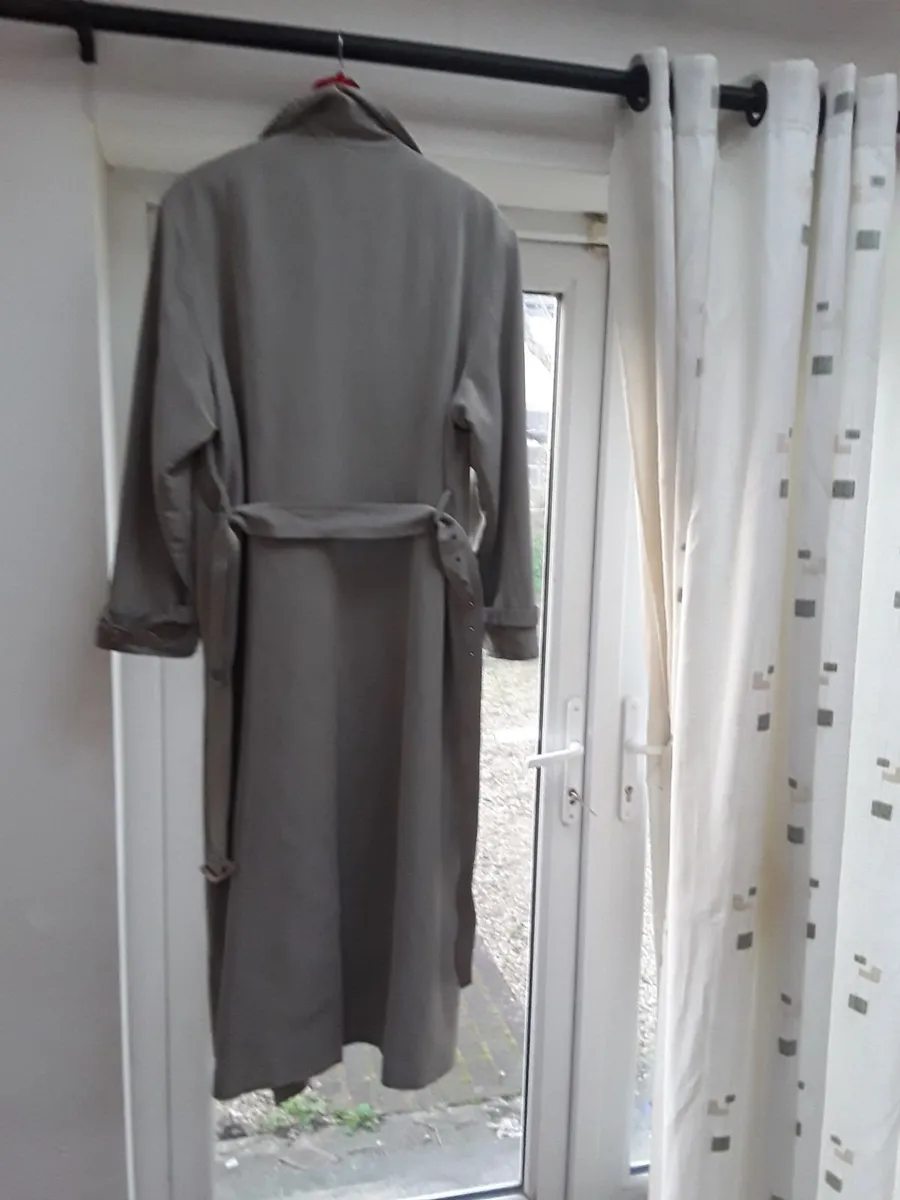 As new ladies extremely long designer coat - Image 3