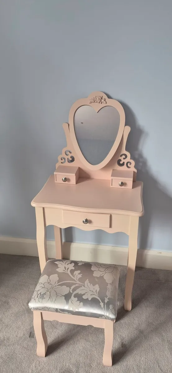 Kid's dressing table - Image 2