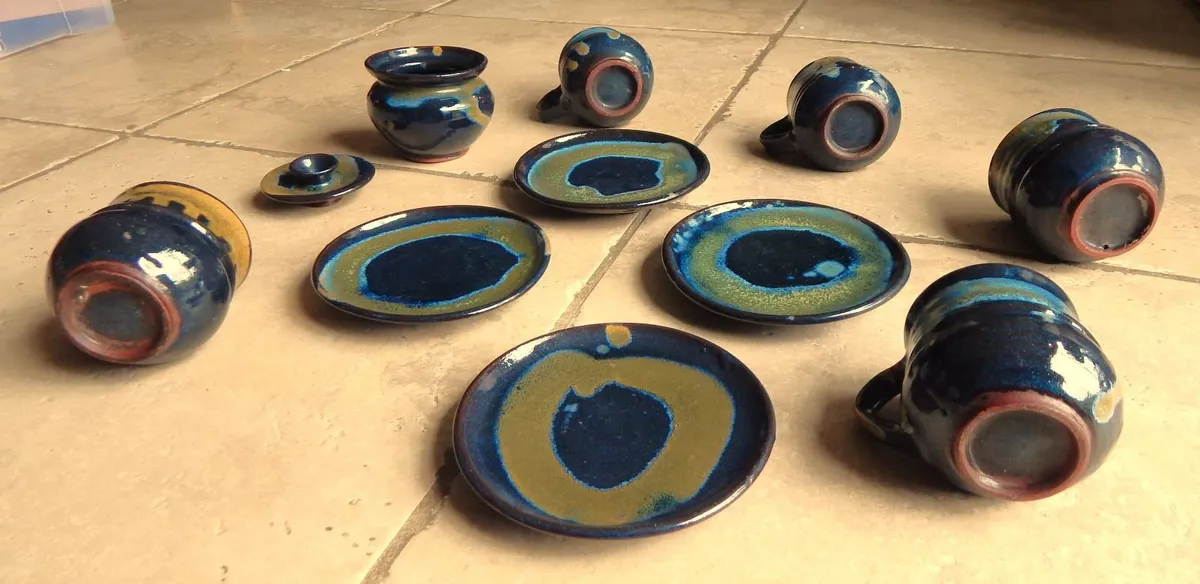 10 PieceStoneware Pottery Tea/Coffee Set - Image 4