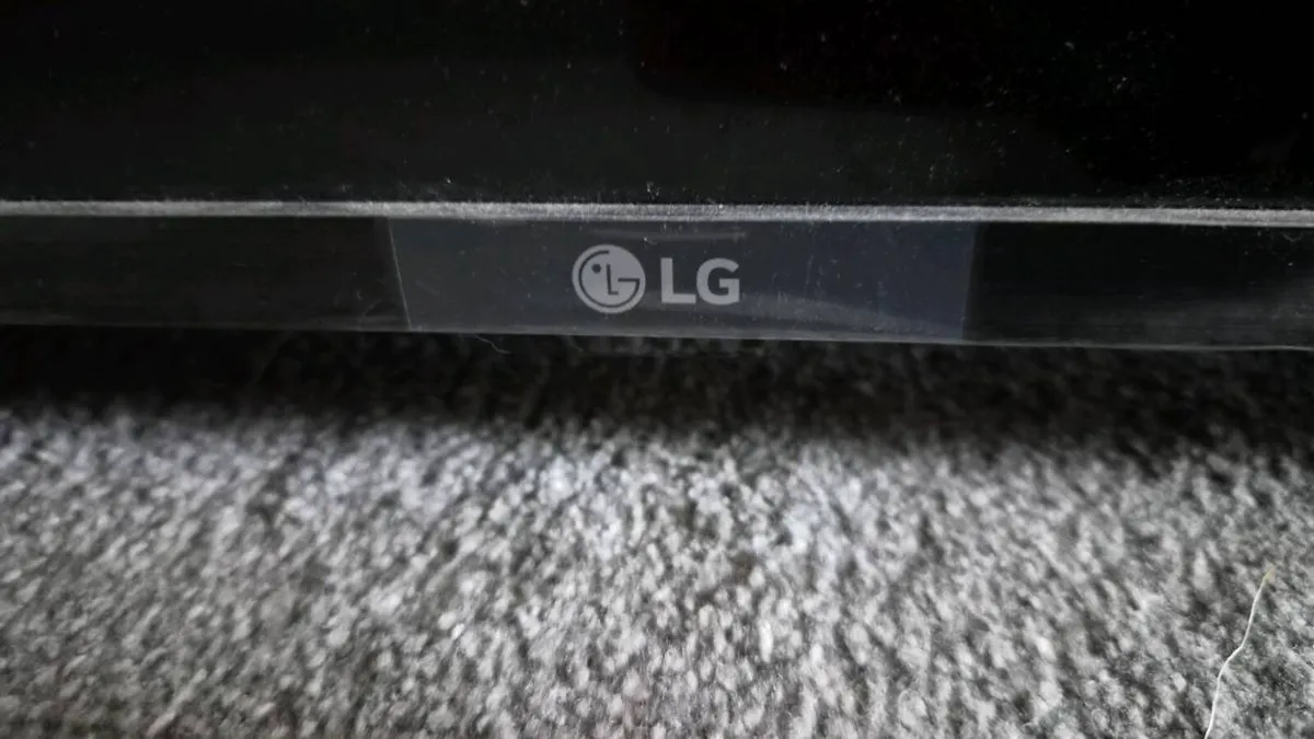 LG 32 inch Smart TV - Image 4