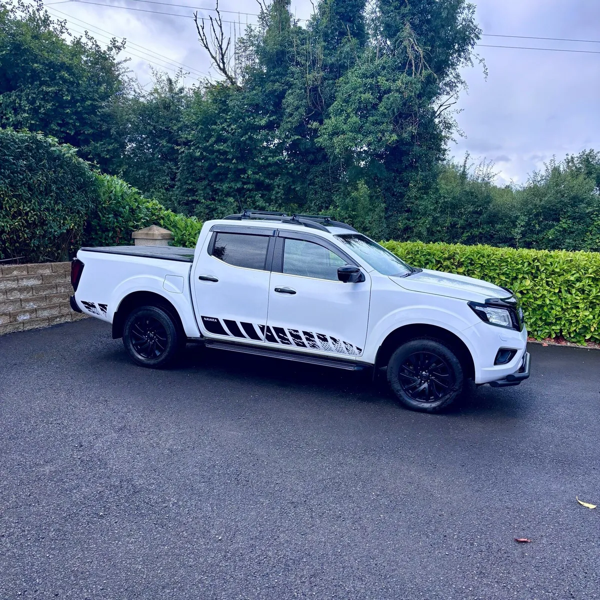 ⭐️ Nissan Navara Tekna - FSH - Low Miles ⭐️ - Image 2