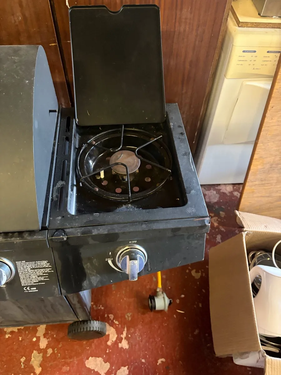Gas BBQ - Image 2