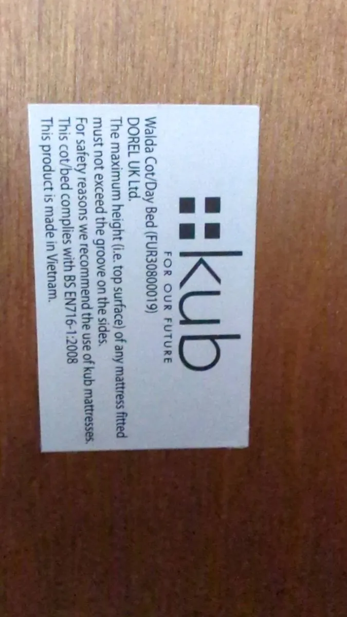 Kub dresser and cot - Image 4