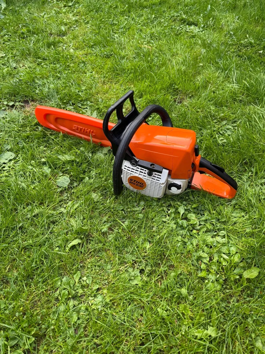 Stihl MS 230 chainsaw - Image 1