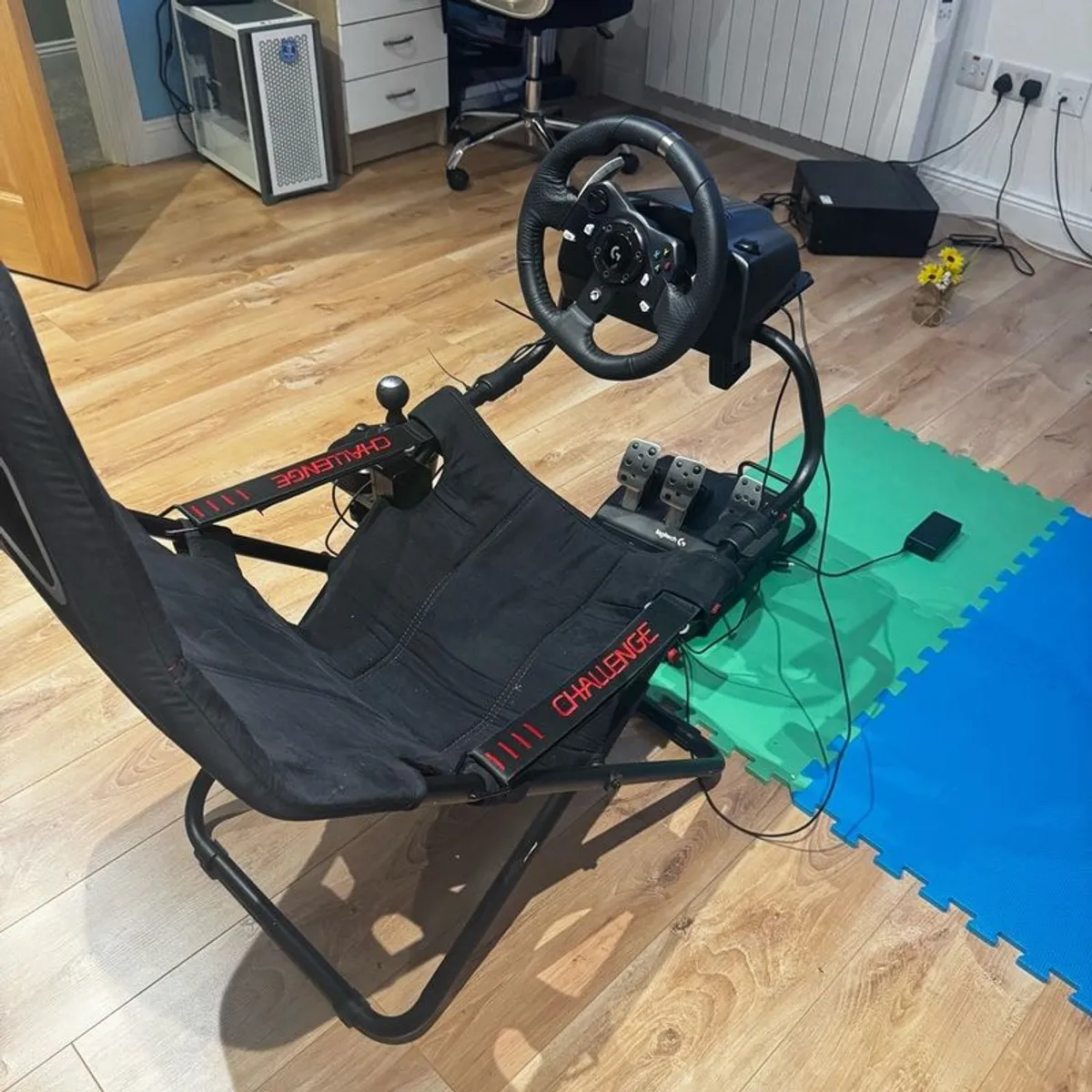 Playseat Challenge and Logitech G920 with Shifter - Image 3