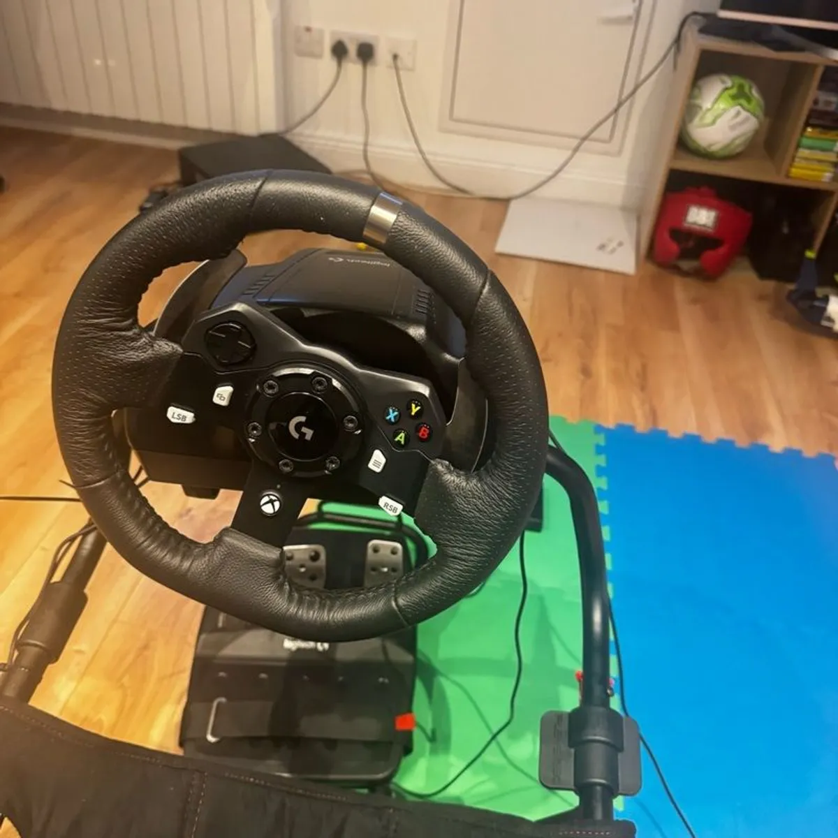 Playseat Challenge and Logitech G920 with Shifter - Image 4