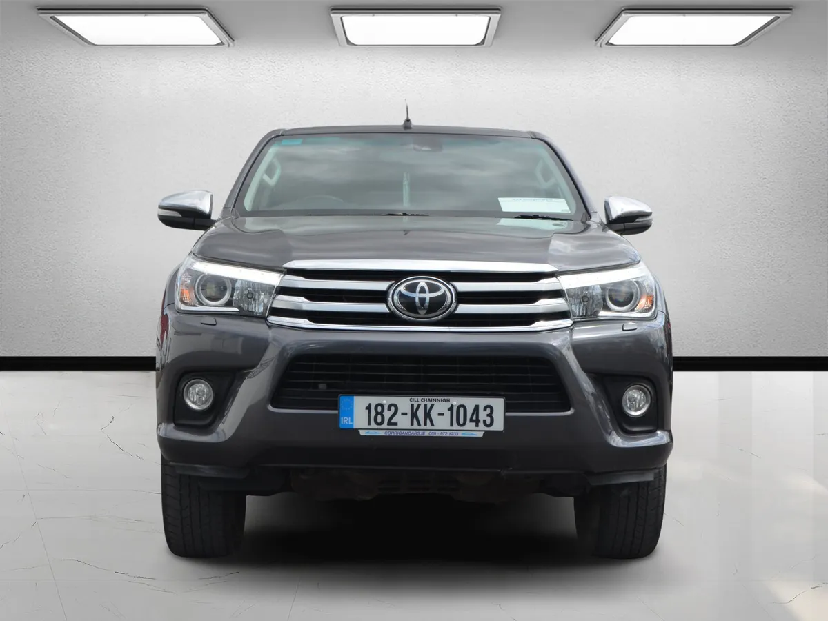 Toyota Hilux Invincible auto with canopy - Image 2