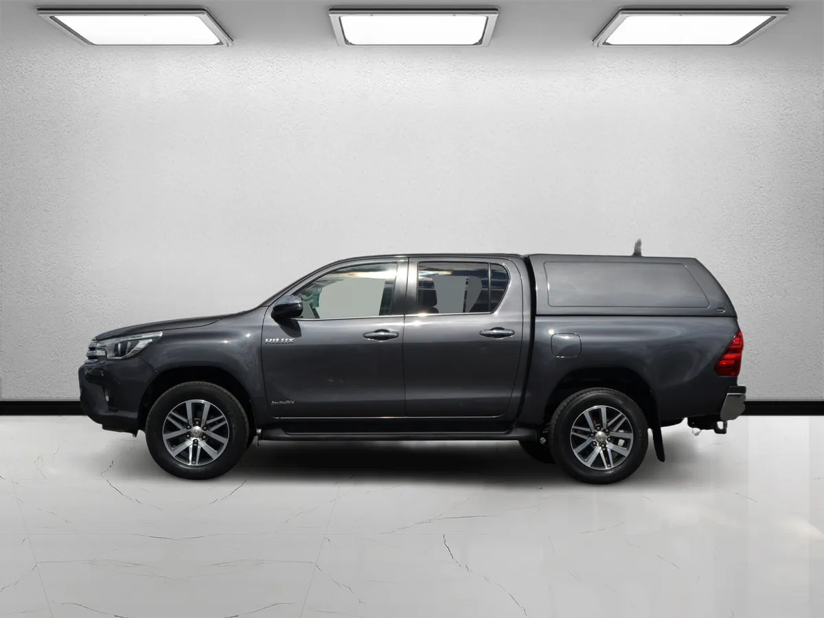 Toyota Hilux Invincible auto with canopy - Image 4