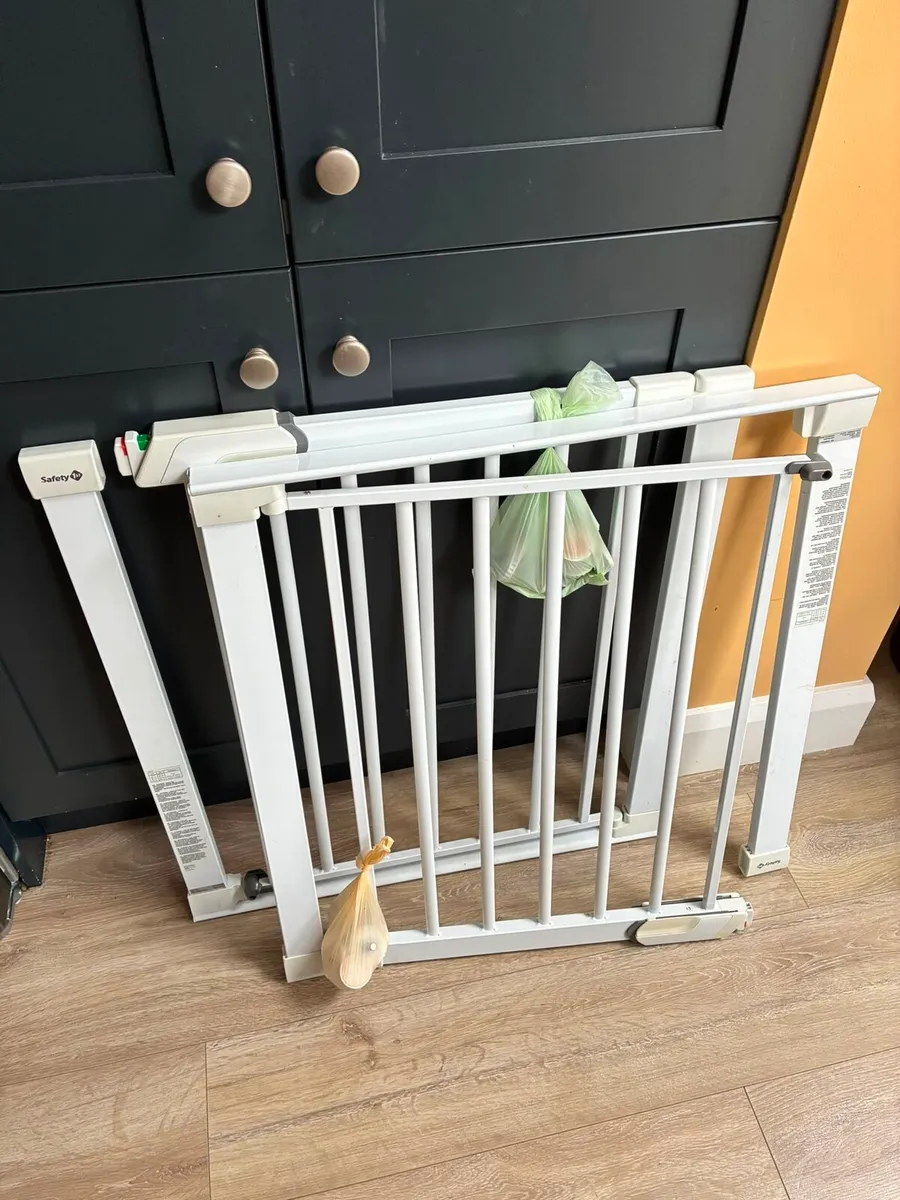 2 x stair gates