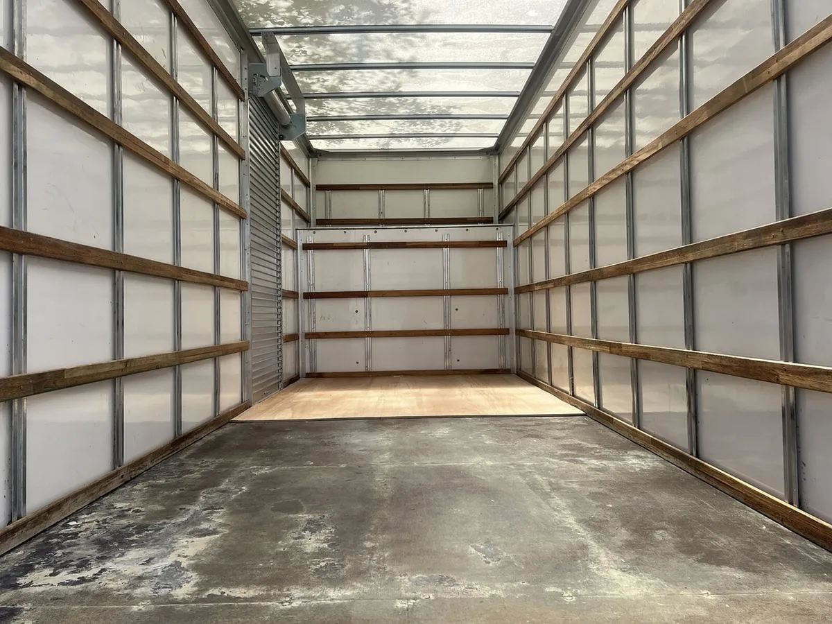 2020 Mercedes-Benz Sprinter Luton Box Van - Image 2