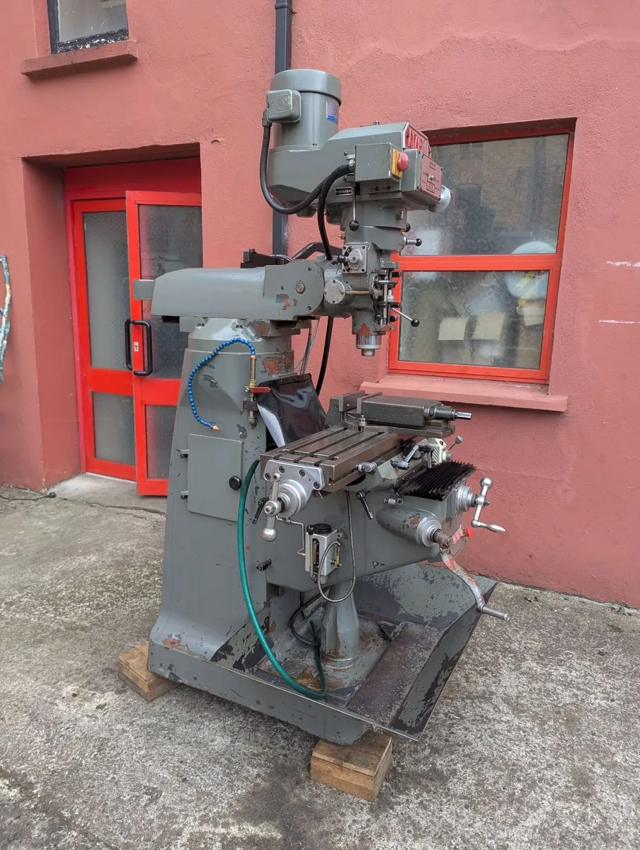 milling machine - Image 1