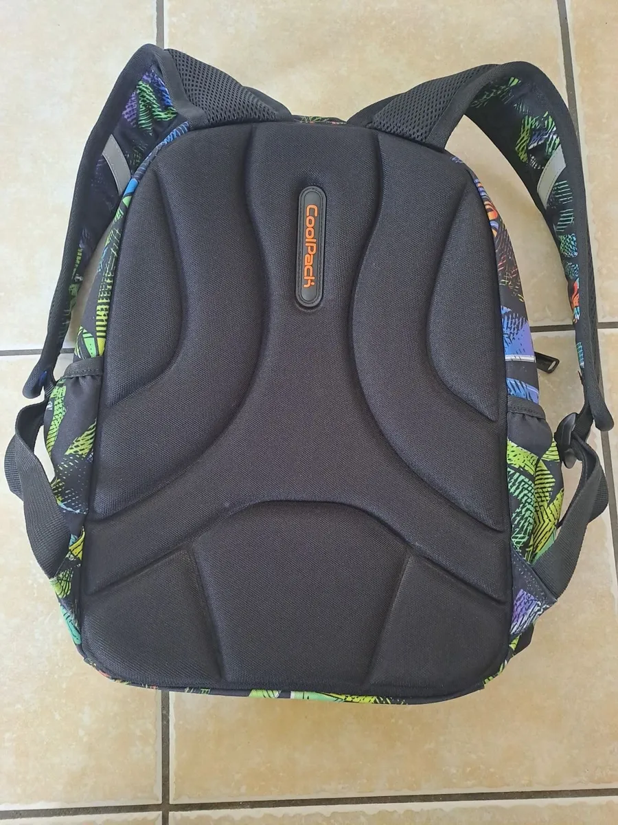 School backpack - Image 3