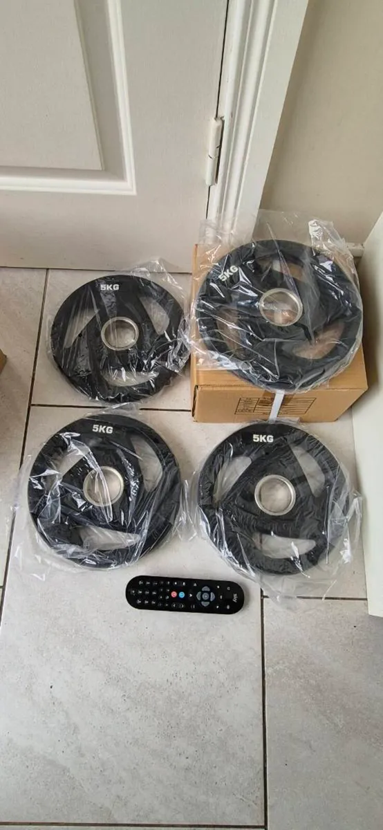 Brand new 4x5kilo olympic tri grip weight plates - Image 2