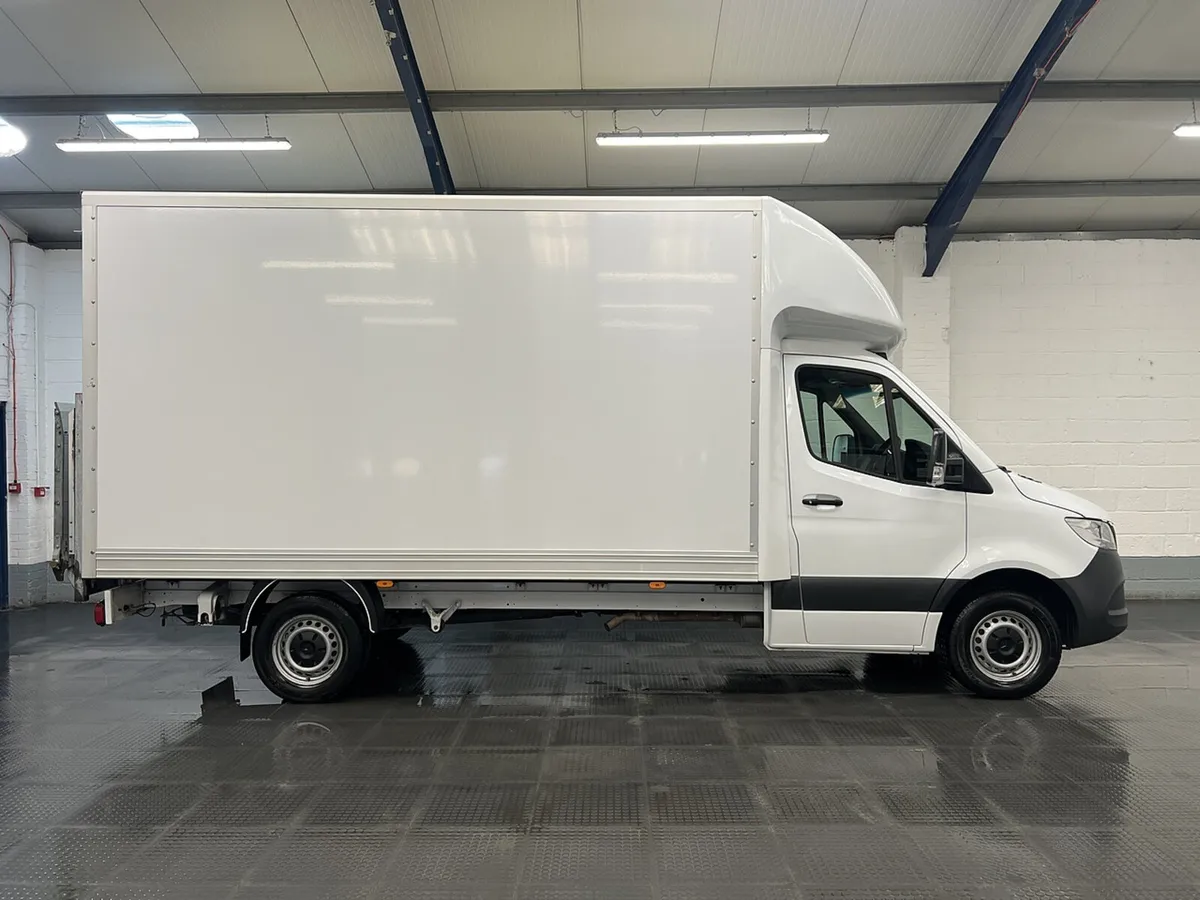 2023 Mercedes-Benz Sprinter Luton Box Van - Image 1