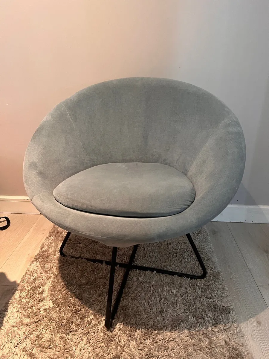 Actona Center lounge chair - Image 1