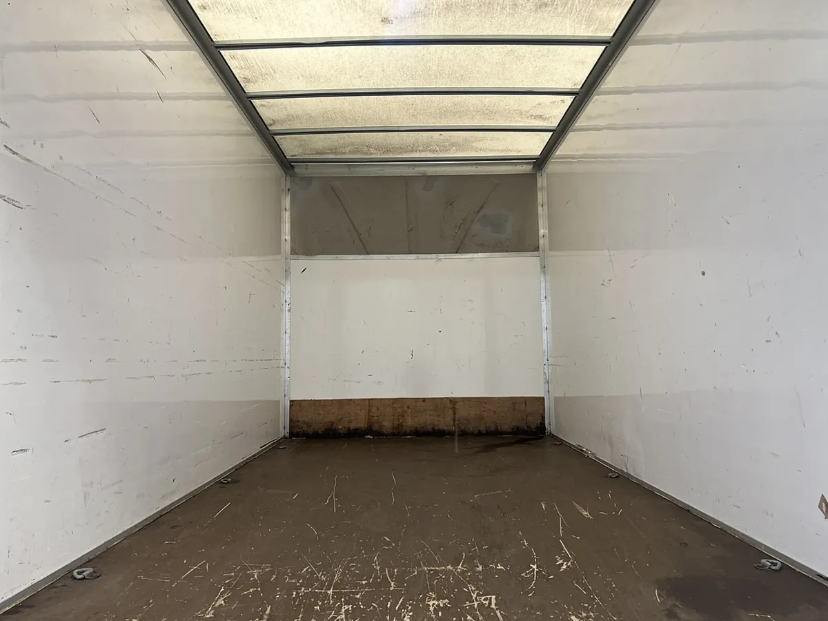 2023 Mercedes-Benz Sprinter Luton Box Van - Image 3