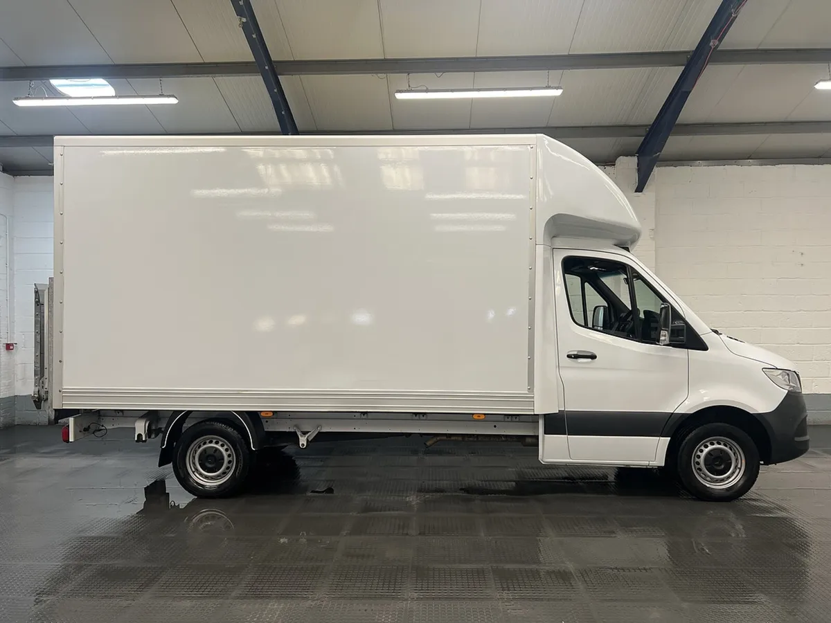 2023 Mercedes-Benz Sprinter Luton Box Van - Image 1