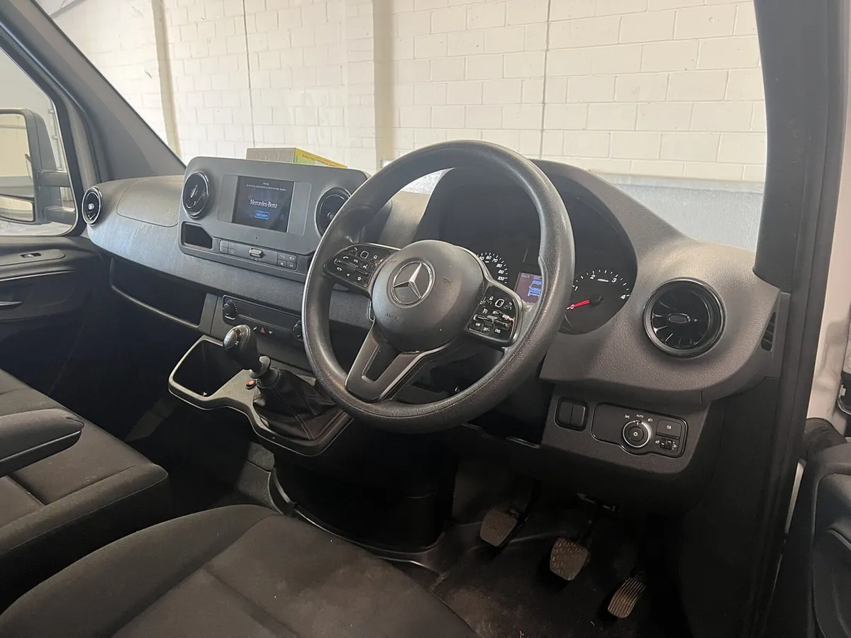 2023 Mercedes-Benz Sprinter Tipper Van - Image 3