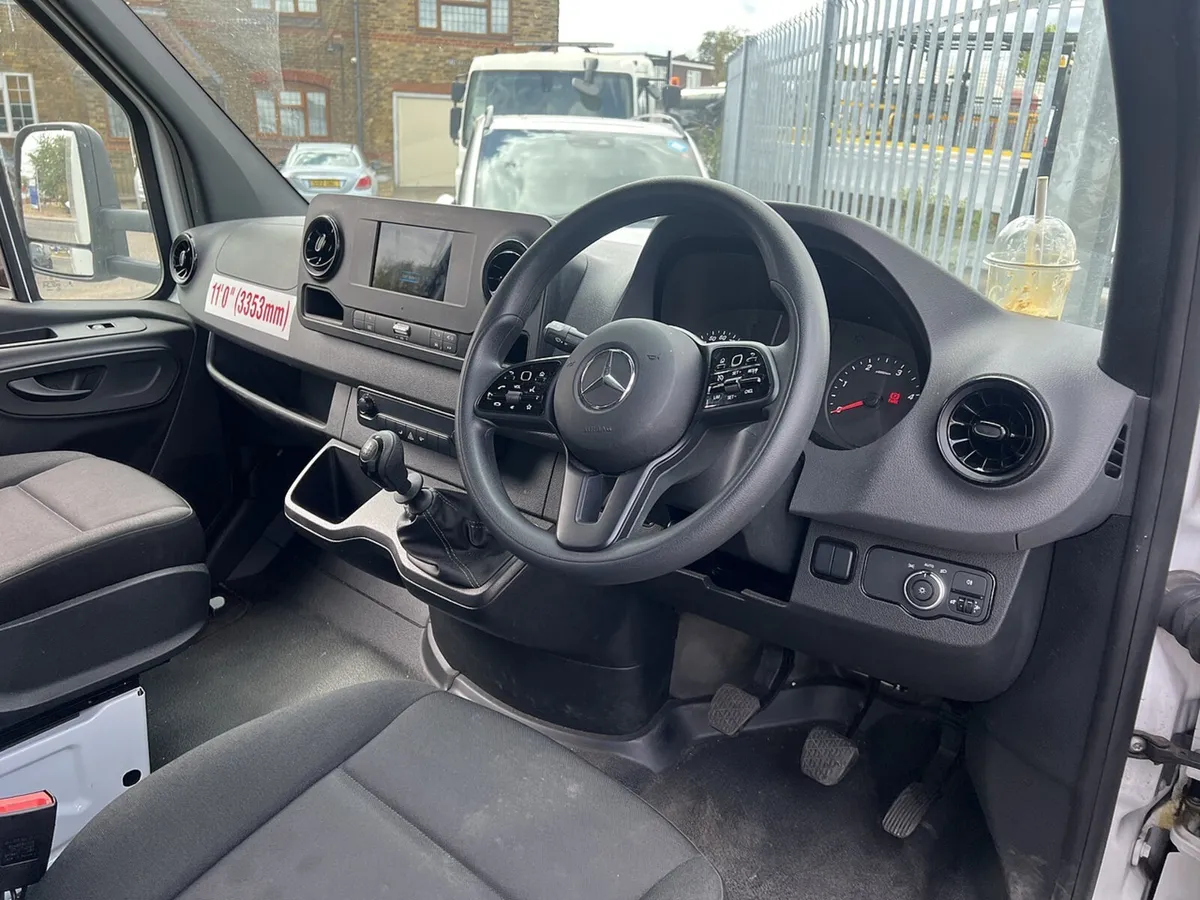 2023 Mercedes-Benz Sprinter Luton Box Van - Image 4